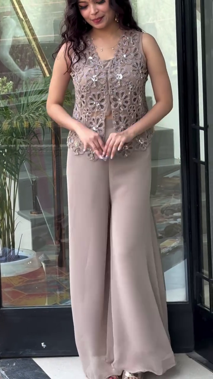 Elegant Lace Co-ord Set – Sophisticated Summer Style