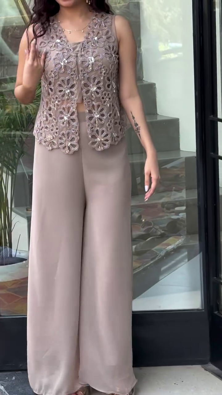 Elegant Lace Co-ord Set – Sophisticated Summer Style