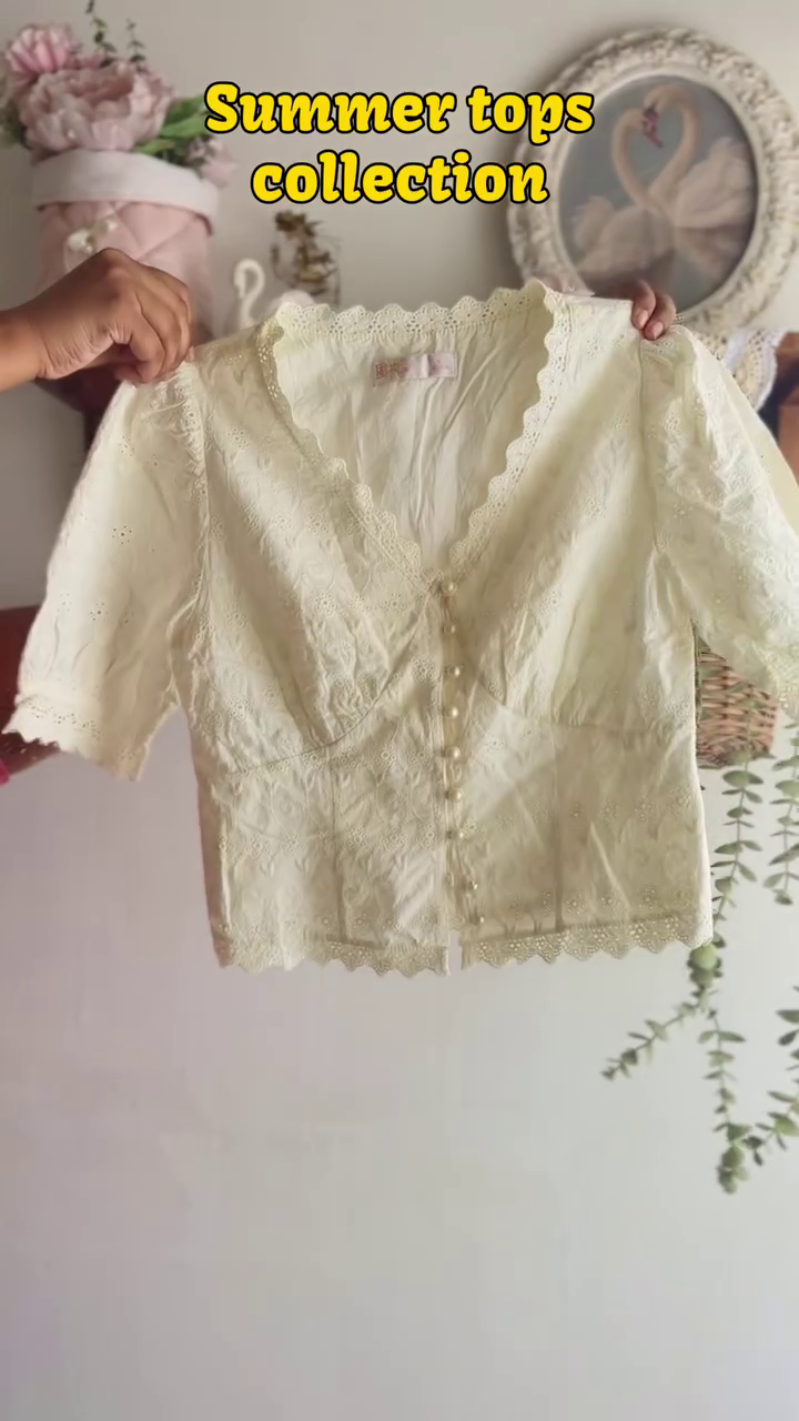 Vintage Lace Blouse – Timeless Feminine Elegance