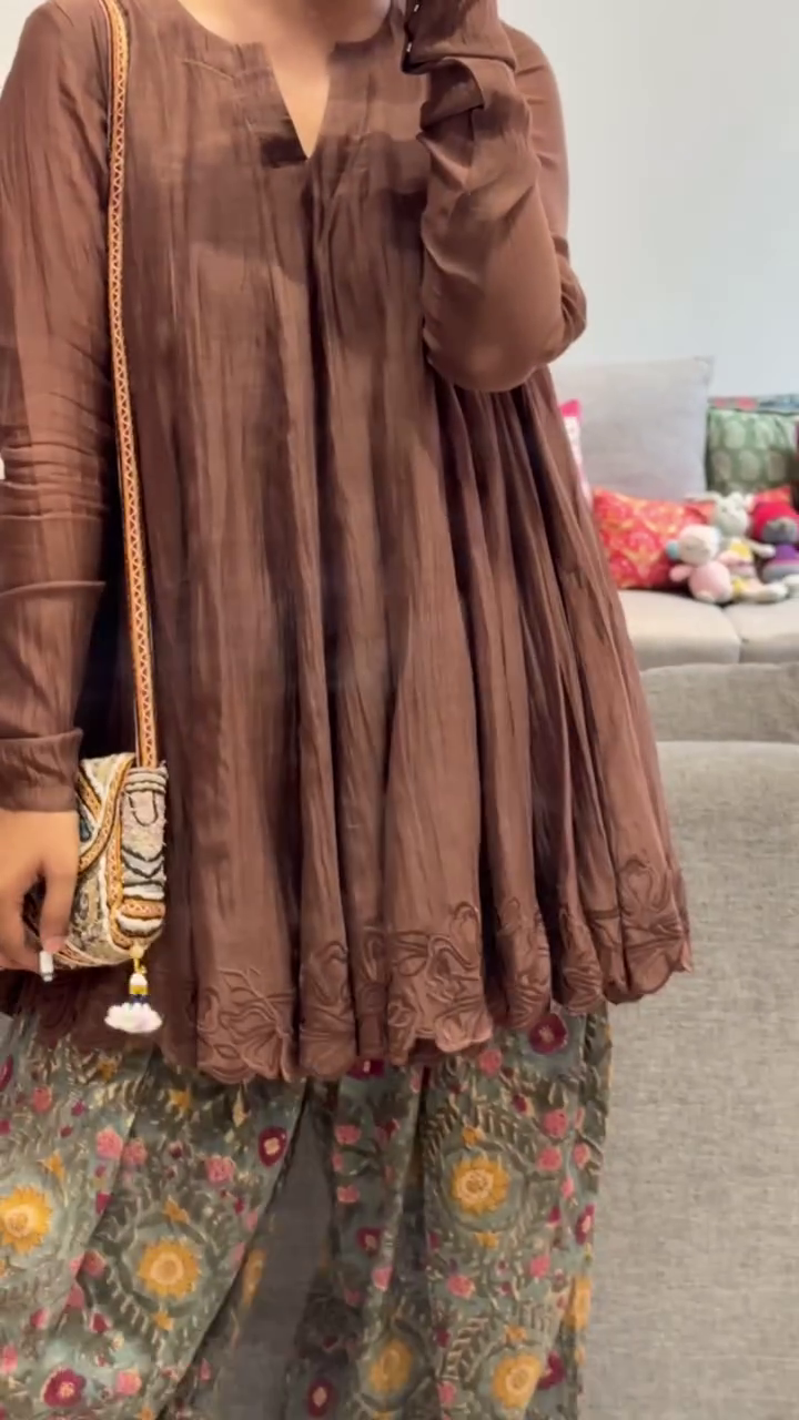 Effortless Boho Chic Brown Tunic with Floral Printed Wide-Leg Pants
