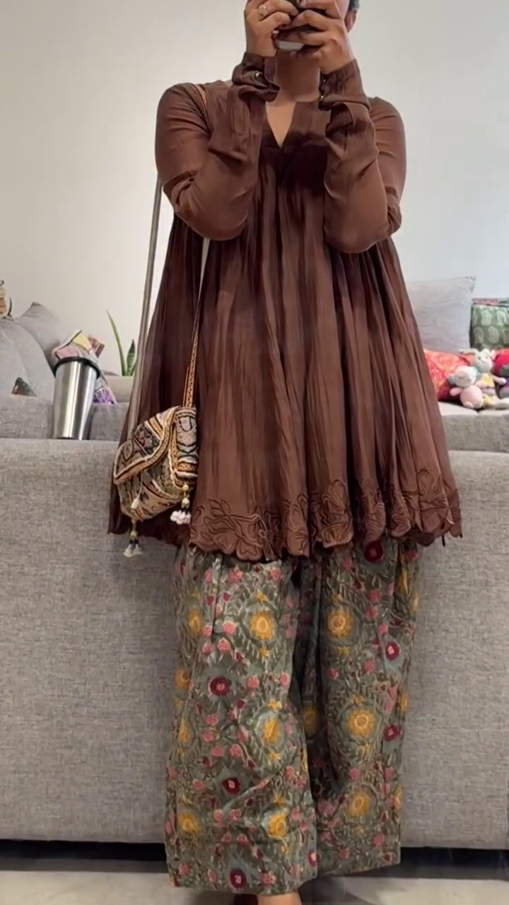 Effortless Boho Chic Brown Tunic with Floral Printed Wide-Leg Pants